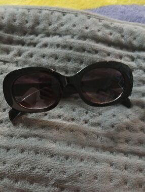 Black Women's Oval Fashion Sunglasses